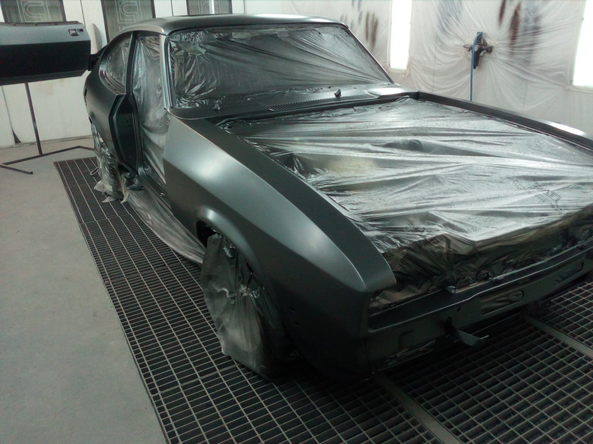 Ford Capri restoration in base coat